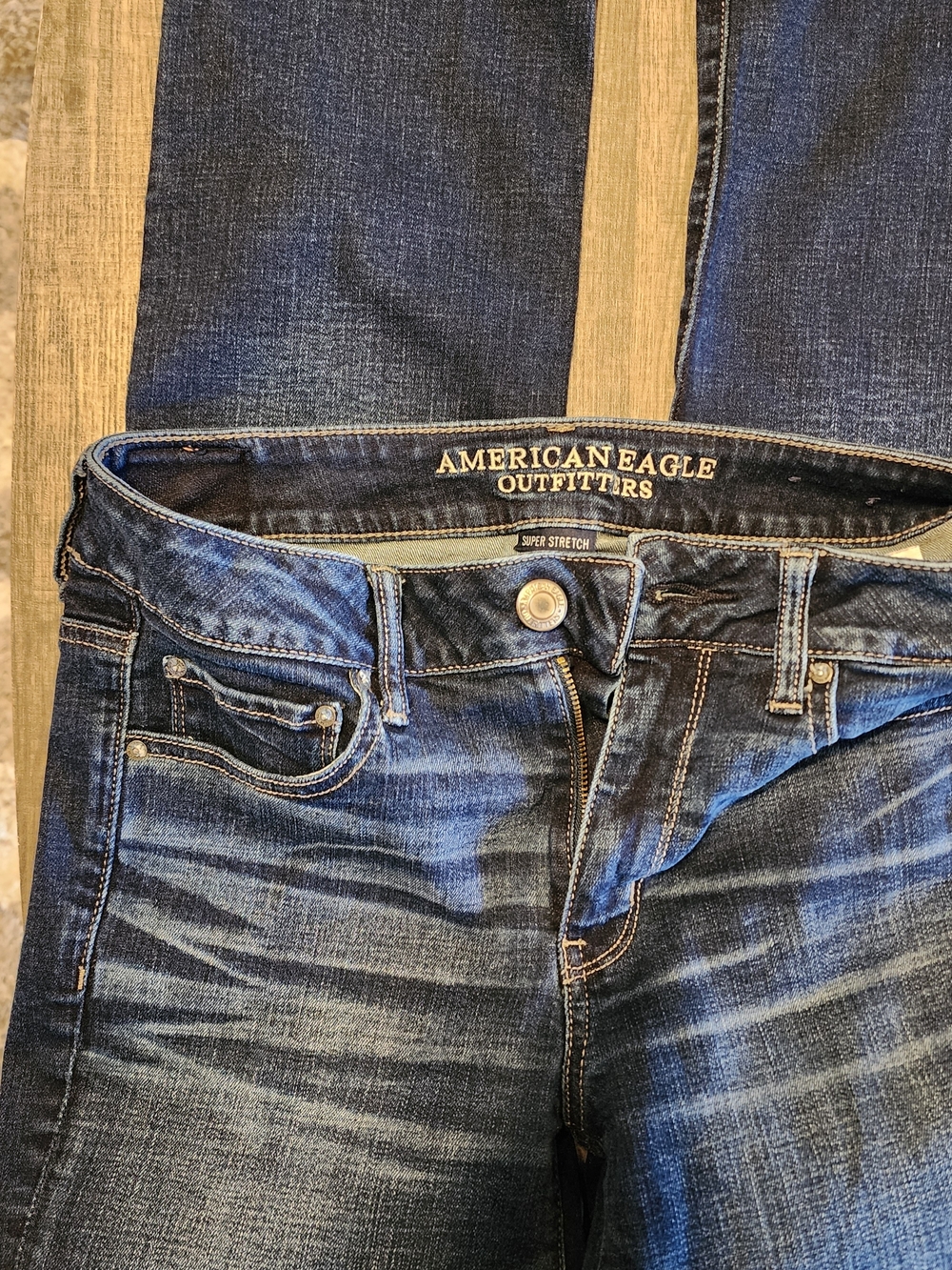 Womens American Eagle Outfitters Dark Blue Slim Straight Jeans. 10 SHORT